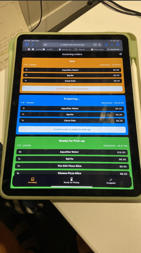 Restaurant app showing completed orders ready for delivery